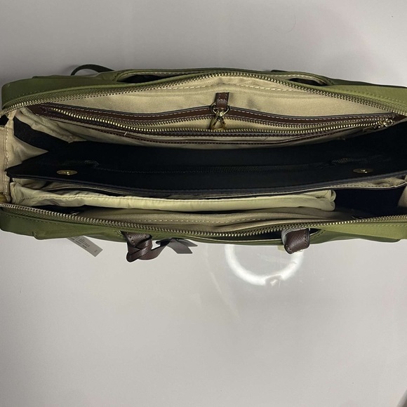 La Mansio olive green shoulder bag/backpack/versatile NWT - Picture 11 of 16